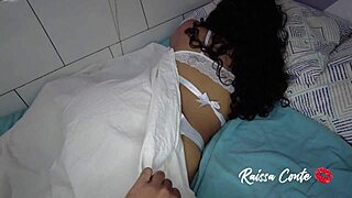 Esposa Do Amigo Swallows Surprise Penis Deep
