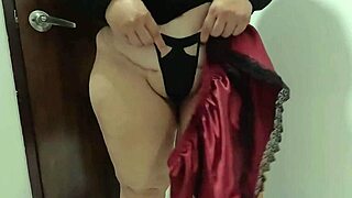 My friend's mom's sexy big ass preps for bedtime chill