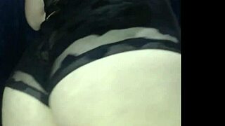 shaking this huge booty on chaturbate drives me wild with lust for milf ass