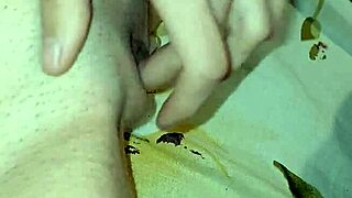 omg this skinny brunette fingers her dripping tight pussy so good 💦😩
