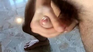 Look at this nice average Italian cock jerking off to massive cumshot!