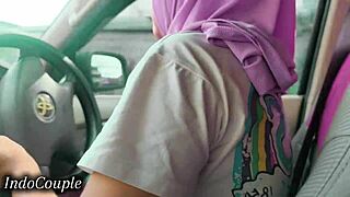Indonesian hijab wife sucks boyfriend's cock while driving viral jakarta clip