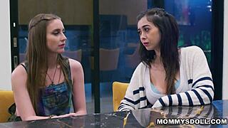 AREN'T MELLANIE MONROE LANEY GREY AND CHLOE SURREAL THE HOTTEST KISSING LESBIANS EVER?