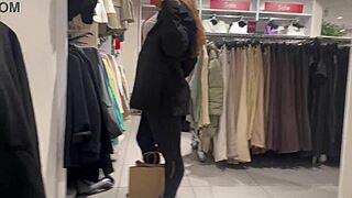 damn check that round latina booty bouncing thru see-thru leggings 👀🍑