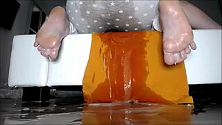 aww babe im cumming so hard in this tub for ya... squirtin everywhere