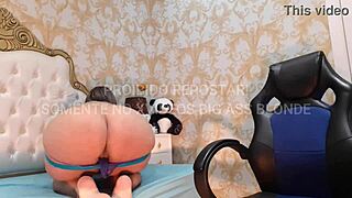 bbw latina milf dances sensually shaking huge ass in leggings