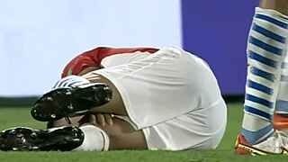 uh those colombian soccer bulges in paraguay vs colombia got me