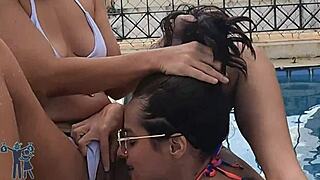 minha amiga dumped her loser bf so we fucked publicly by the pool revenge!