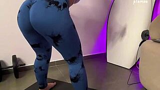 Check out this big butt latina crushing her thong workout in leggings
