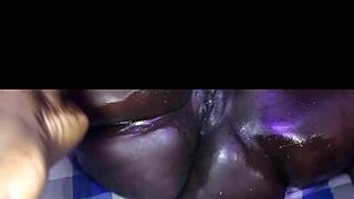 damn this ebony ssbbw squirts hard from dildo on the table