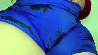 Stepmom Soraya's Huge Perfect Ass Shakes Before Bed