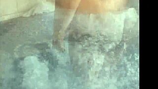 wanna see this bbw granny squirt after hot bath??