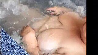 wanna see this bbw granny squirt after hot bath??