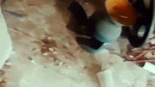 mi novia me lleva al balcón y me chupa la polla hasta el fondo...