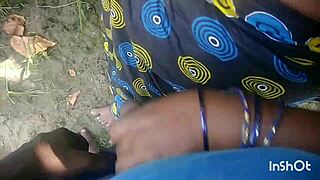 Indian housewife aunty gets fucked outdoors by hubby, anal doggystyle! 🌳🍆💦
