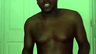 think you can hold out during my spider crab workout before i take your cum on my ass?