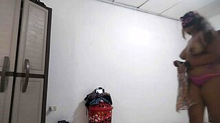 18 year old dances sexy for boyfriend on video call homemade