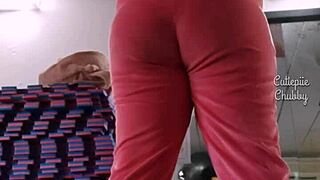 Hey bbw ebony crushing gym squats with that fat ass 🍑💦