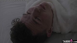 exotic spider bite unleashes wild side in ebony milf housewife