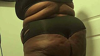 wanna see judybooty7 twerk that fat ass and flash her big tits pussy?