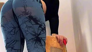damn check this latina housewife's perfect round ass workout in leggings 🔥🍑