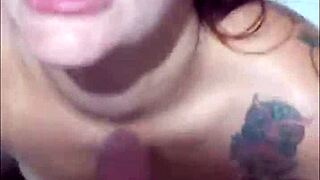 Fiz um menage ao fazer uma visita na casa do amigo do marido levei pau na buceta bem gostoso