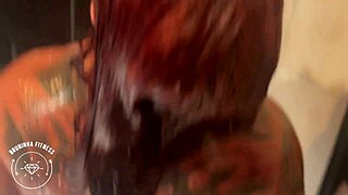 ruiva gostosa fodida no chao do banheiro