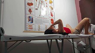 ginecologista fingers her asshole then fucks the brazilian patient
