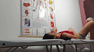 ginecologista fingers her asshole then fucks the brazilian patient