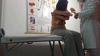 ginecologista fingers her asshole then fucks the brazilian patient