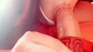 madrastra jovencita gives her hijastro a hot blowjob on the bus