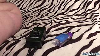 HOT MATURE BBW BENDS OVER FOR THE FUCKING MACHINE