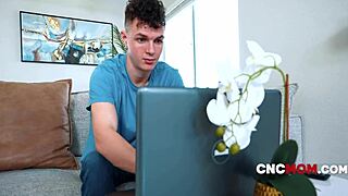 cia agent lets hacker freeuse her to get the info
