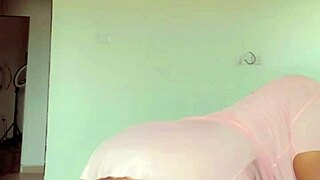 Girl loves to shake her big ass