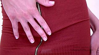 Sexy milf gets fucked at photoshoot and cums