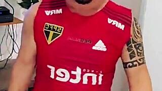 jogador de futebol gay fode profundamente