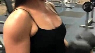 gostosa malhando