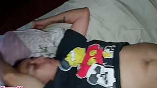 Este hombre procedi� a disfrutar de mi vagina bien caliente
