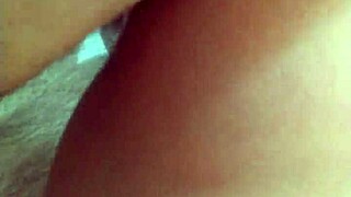 Milf asked to remove the condom and fill her pussy with sperm