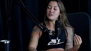 Interview turns into wild group putaria with damiana