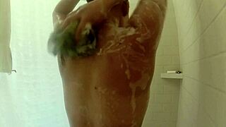 Take a shower with pornstar nicci taylor