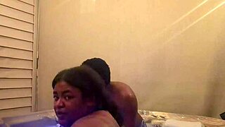 BBW TRYING TO FUCK IN THE HOT TUB