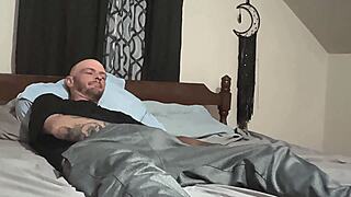 she saw me playing with my dick and let me cum in her fat pussy
