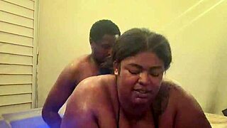 BBW TRYING TO FUCK IN THE HOT TUB