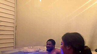 BBW TRYING TO FUCK IN THE HOT TUB