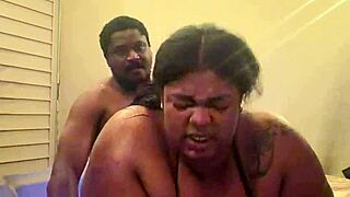 BBW TRYING TO FUCK IN THE HOT TUB