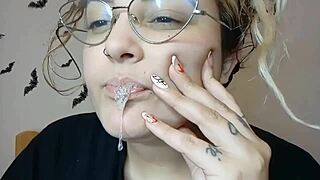New fetish queen explores backstage scenes