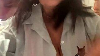 Ohh, dedeando that pussy feels so ricooo! 😍