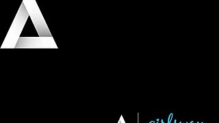 Torej, Lulu Chu ujeta pri prstah na skriti kameri. Potem je naučila pastorko masturbirati.