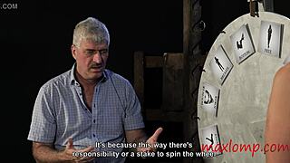 Het milf förbereder sig för riktig kinkig action! Titta på hennes stora pattar och rumpa ta allt!